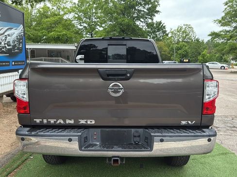 Used 2016 Nissan Titan SV RWD image 6