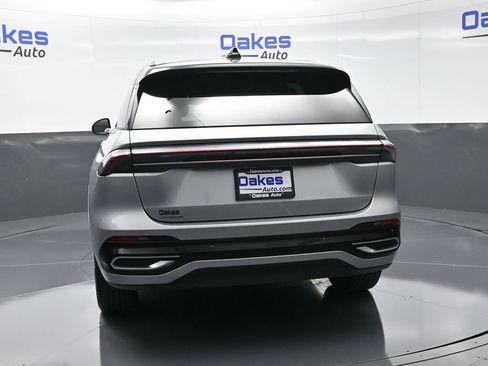 Used 2024 Lincoln Nautilus Reserve image 7