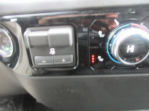 New 2026 GMC Sierra 1500 Elevation image 19