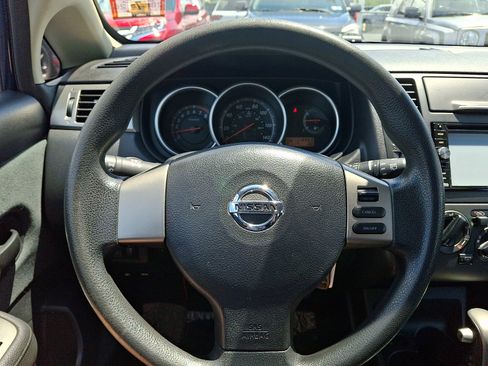 Used 2012 Nissan Versa Hatchback FWD image 18