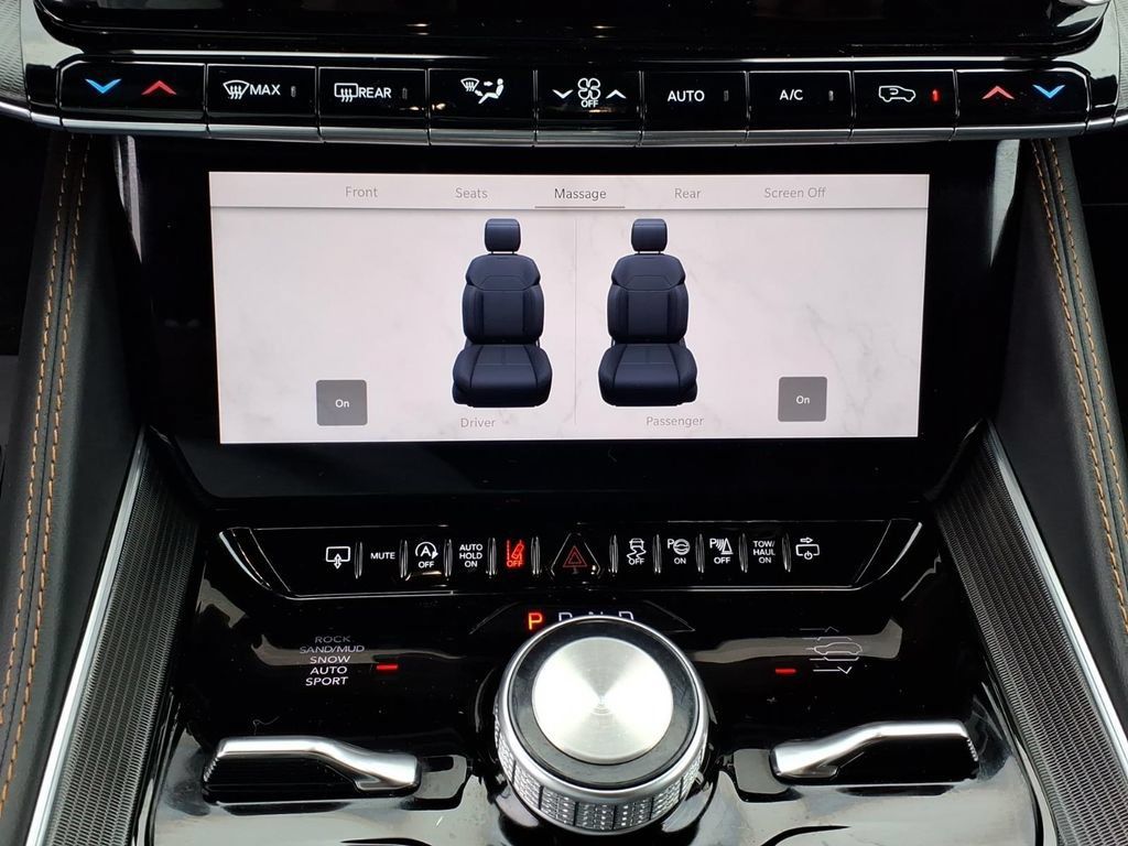 Used 2025 Jeep Grand Wagoneer L Series III w/ Rear Seat Video Group 1 AWD/4WD image 8