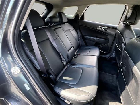 Used 2023 Kia Sportage EX FWD image 20