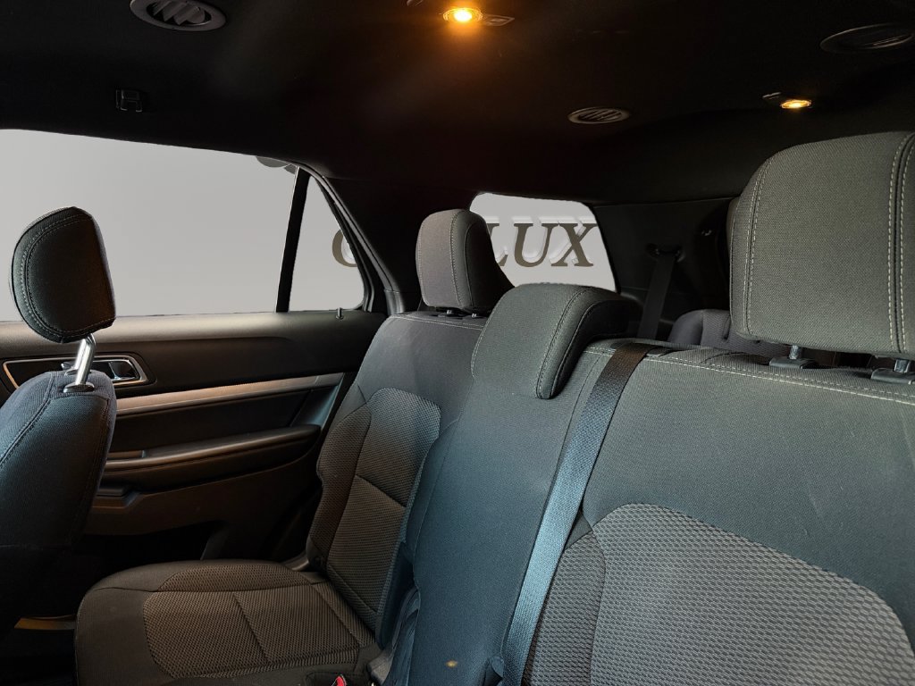 Used 2016 Ford Explorer XLT w/ Equipment Group 201A FWD image 13