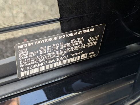 Used 2024 BMW X7 xDrive40i w/ Premium Package image 34