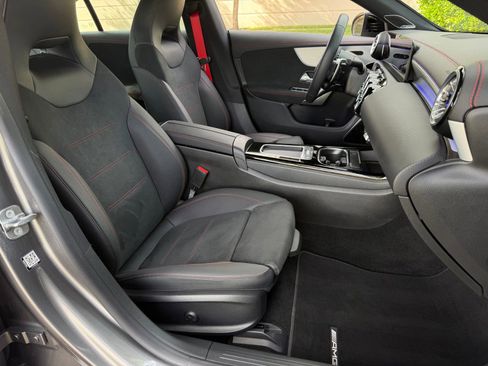 Used 2025 Mercedes-Benz CLA 35 AMG 4MATIC image 17