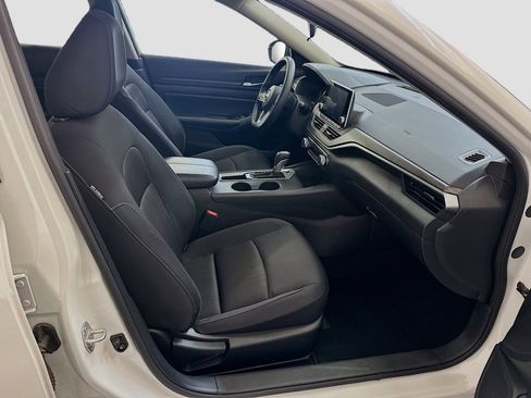 Used 2025 Nissan Altima 2.5 SV image 31