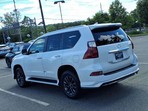 Used 2017 Lexus GX 460 Luxury w/ Sport Design Package AWD/4WD image 5