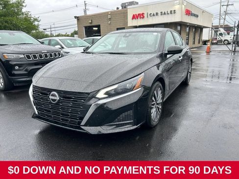 Used 2025 Nissan Altima 2.5 SV FWD image 1