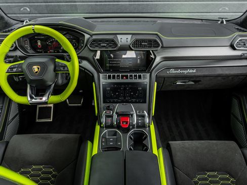 Used 2022 Lamborghini Urus AWD/4WD image 4