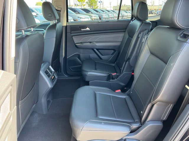 Certified 2023 Volkswagen Atlas SEL R-Line AWD/4WD image 17