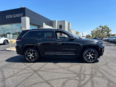 Used 2023 Jeep Grand Cherokee Summit AWD/4WD image 2