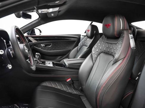 Used 2022 Bentley Continental GT V8 image 5