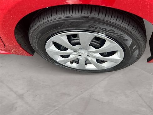 Used 2021 Toyota Corolla LE w/ Carpet Mat Package (TMS) image 14