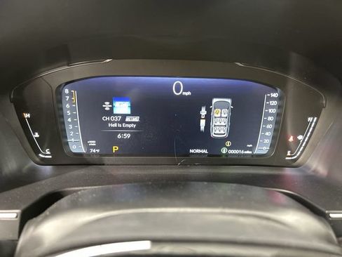 Used 2025 Honda Pilot Elite image 16
