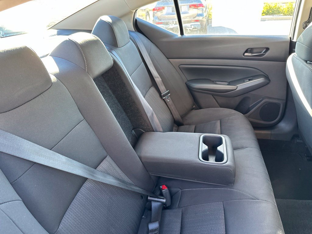 Used 2025 Nissan Altima 2.5 SV FWD image 38