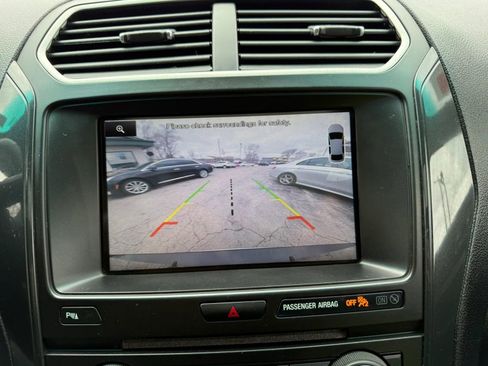 Used 2016 Ford Explorer XLT w/ Equipment Group 202A image 25