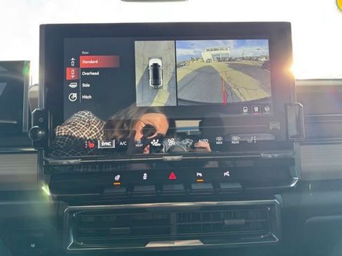 Used 2026 GMC Hummer EV SUV image 33