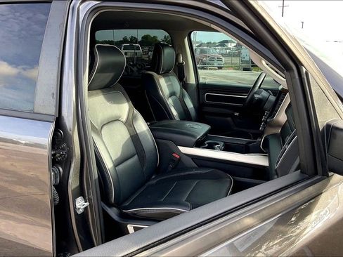 Used 2022 RAM 1500 Laramie AWD/4WD image 28