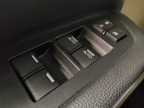 Used 2018 Honda Pilot Elite image 27