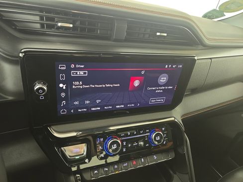 Certified 2023 GMC Sierra 1500 AT4 w/ Technology Package AWD/4WD image 19