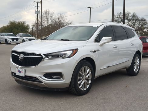 Used 2020 Buick Enclave Essence w/ Sound and Sites Package image 7
