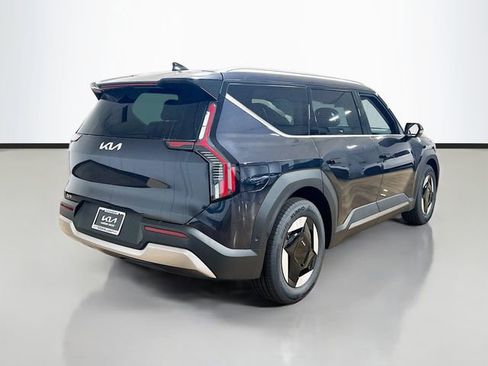 New 2026 Kia EV9 Wind AWD/4WD image 7