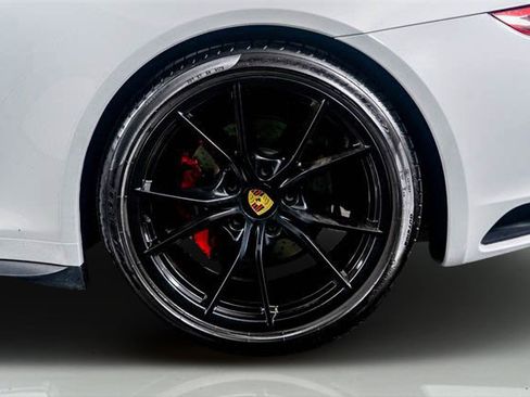 Used 2019 Porsche 911 Carrera 4S AWD/4WD image 18