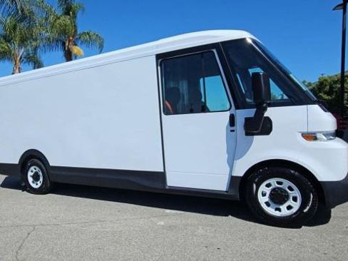 New 2025 Chevrolet Brightdrop 600 FWD image 2