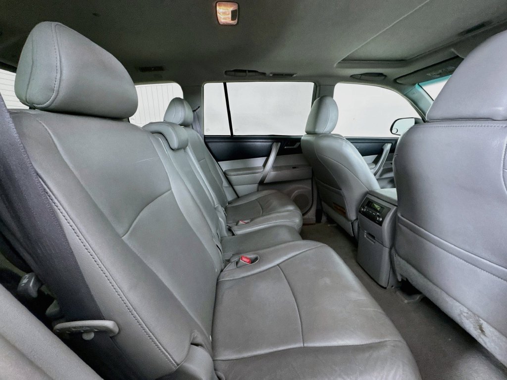 Used 2010 Toyota Highlander SE AWD/4WD image 29