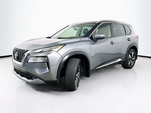 Used 2021 Nissan Rogue SL w/ Premium Package FWD image 2