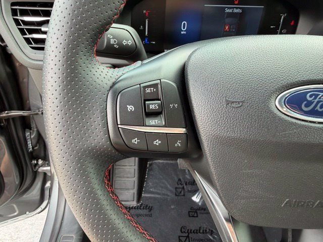 Certified 2025 Ford Escape ST-Line AWD/4WD image 14