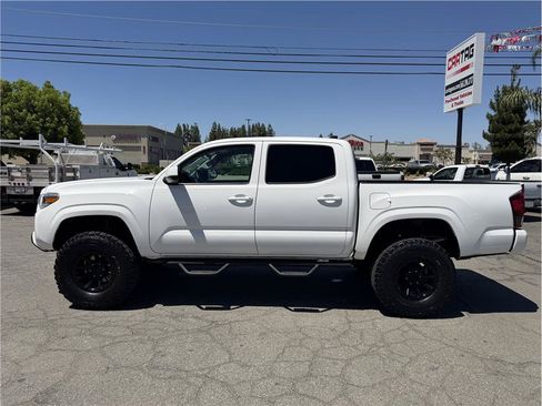 Used 2021 Toyota Tacoma SR AWD/4WD image 15