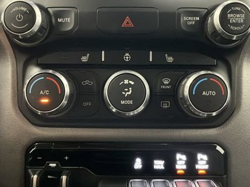 Used 2019 RAM 1500 Big Horn AWD/4WD image 16