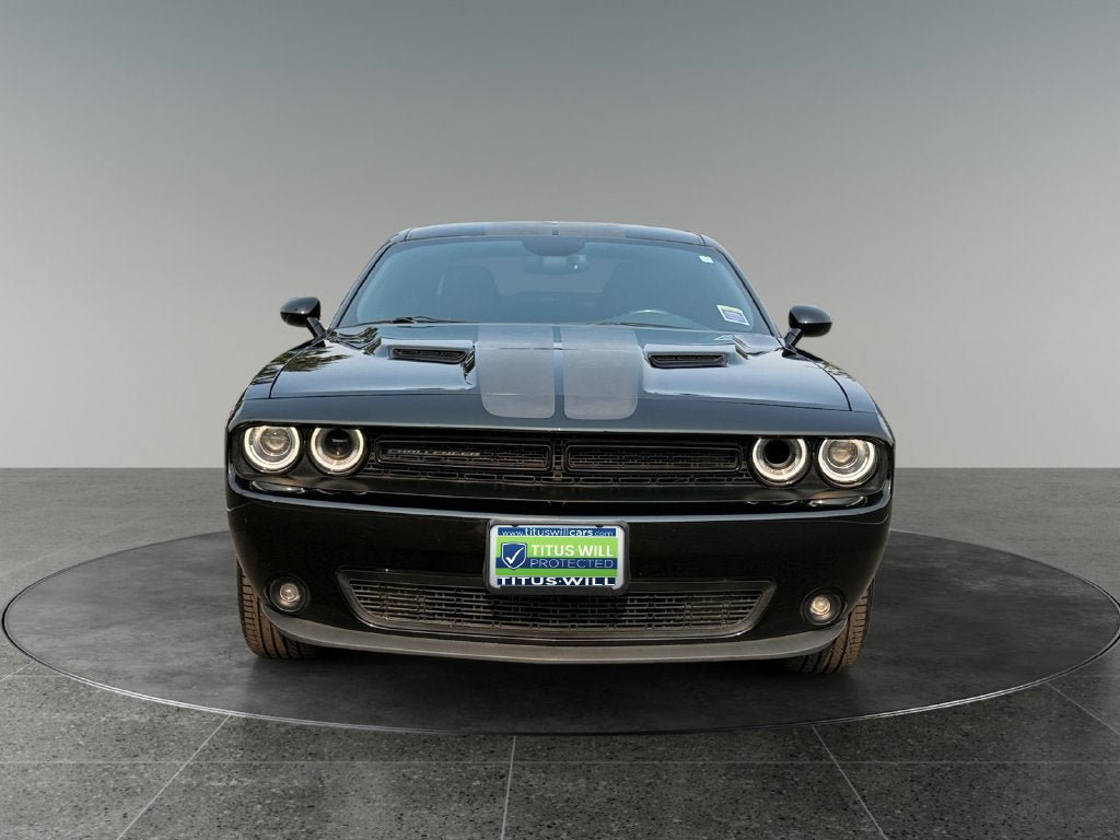 Used 2016 Dodge Challenger SXT w/ Blacktop Package RWD image 2
