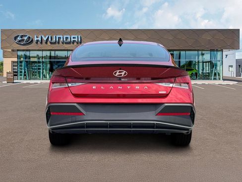 New 2025 Hyundai Elantra SEL image 7