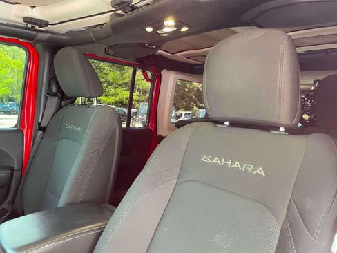 Used 2019 Jeep Wrangler Unlimited Sahara AWD/4WD image 19