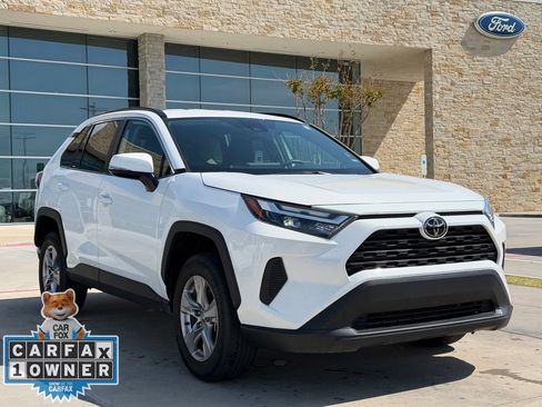Used 2025 Toyota RAV4 XLE FWD image 17