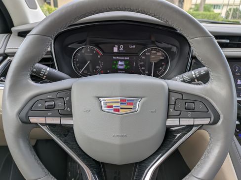 Certified 2023 Cadillac XT6 Premium Luxury FWD image 24