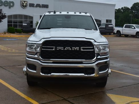 Used 2024 RAM 3500 SLT w/ Quick Order Package 2YG SLT AWD/4WD image 2