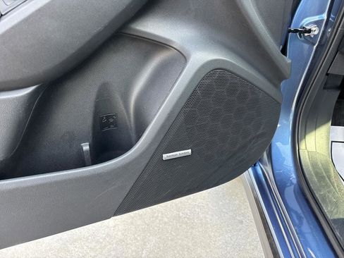 Used 2019 Subaru Crosstrek 2.0i Limited w/ Moonroof Package w/Navigation AWD/4WD image 21