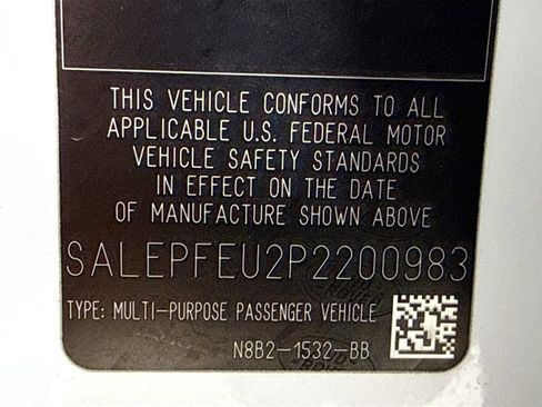 Used 2023 Land Rover Defender 130 SE AWD/4WD image 29