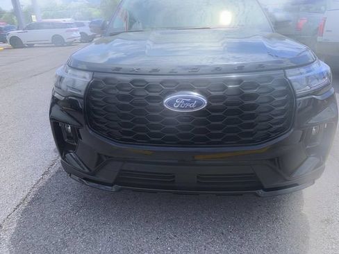 New 2026 Ford Explorer ST-Line RWD image 2