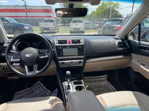 Used 2017 Subaru Outback 2.5i Limited AWD/4WD image 8