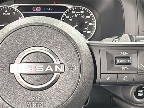 New 2026 Nissan Pathfinder S image 18