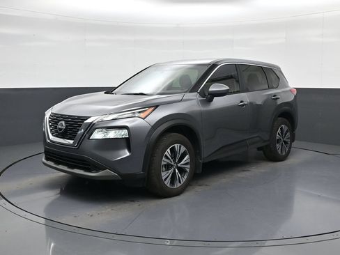 Used 2023 Nissan Rogue SV FWD image 3