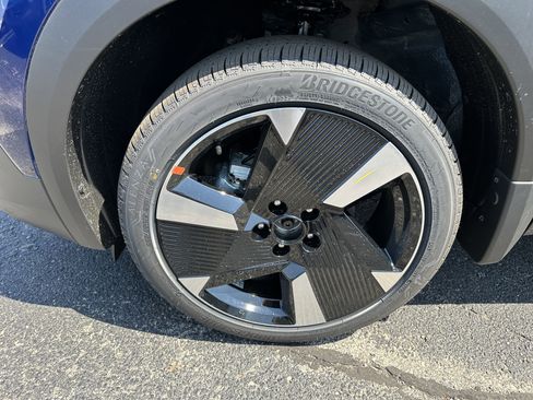 New 2026 Nissan Kicks SR w/ Cold Weather Package image 14