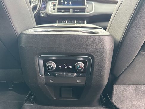Used 2022 Chevrolet Tahoe LT w/ LT Signature Plus Package AWD/4WD image 24