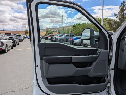 Used 2024 Ford F250 XLT AWD/4WD image 13