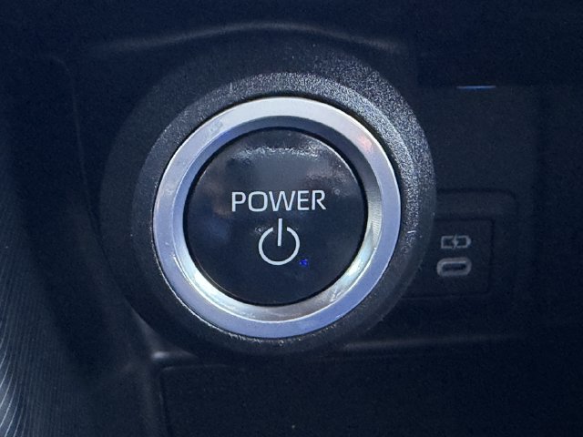 Used 2024 Toyota Venza XLE AWD/4WD image 19