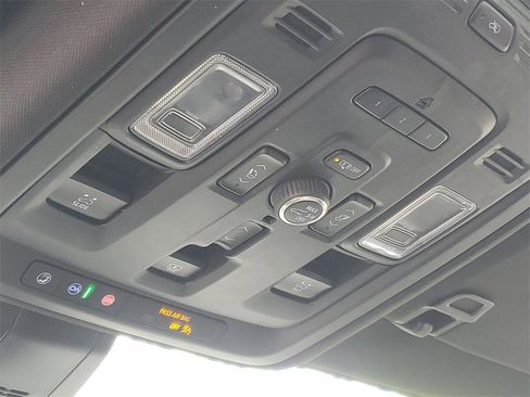 Used 2021 GMC Yukon Denali w/ Denali Ultimate Package image 26